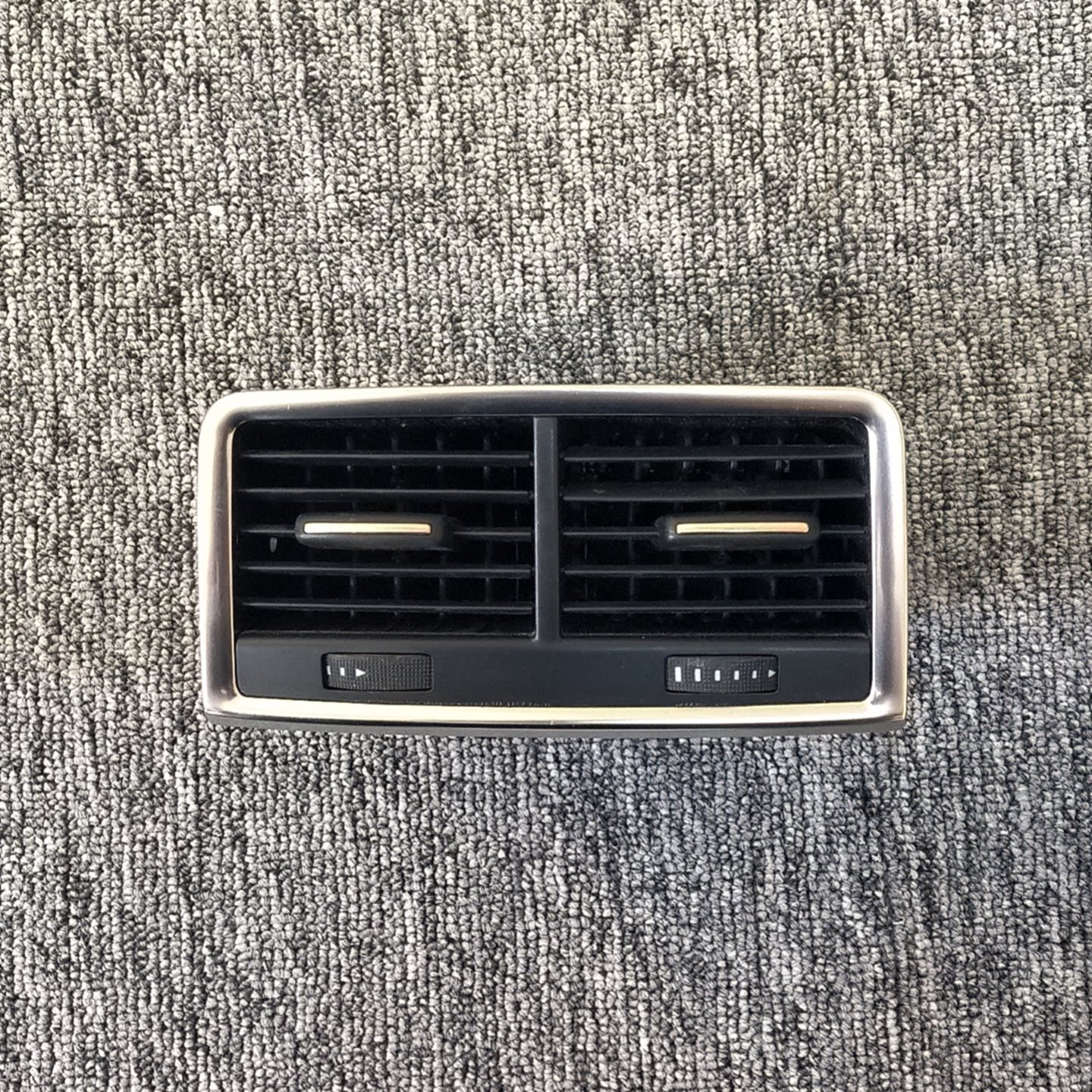 Q7 07-15 model rear air outlet (original disassembled)