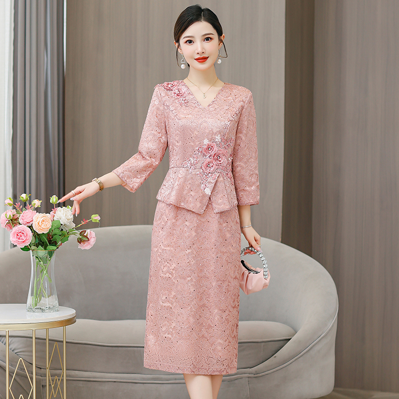 Young Mother's Wedding Banquet Dress 2026 Spring and Autumn New Lace Splicing Fake Two-Piece Wedding Dress Dress Young Mother's Wedding Banquet Dress 2026 Spring and Autumn New Lace Splicing Fake Two-Piece Wedding Dress Dress
