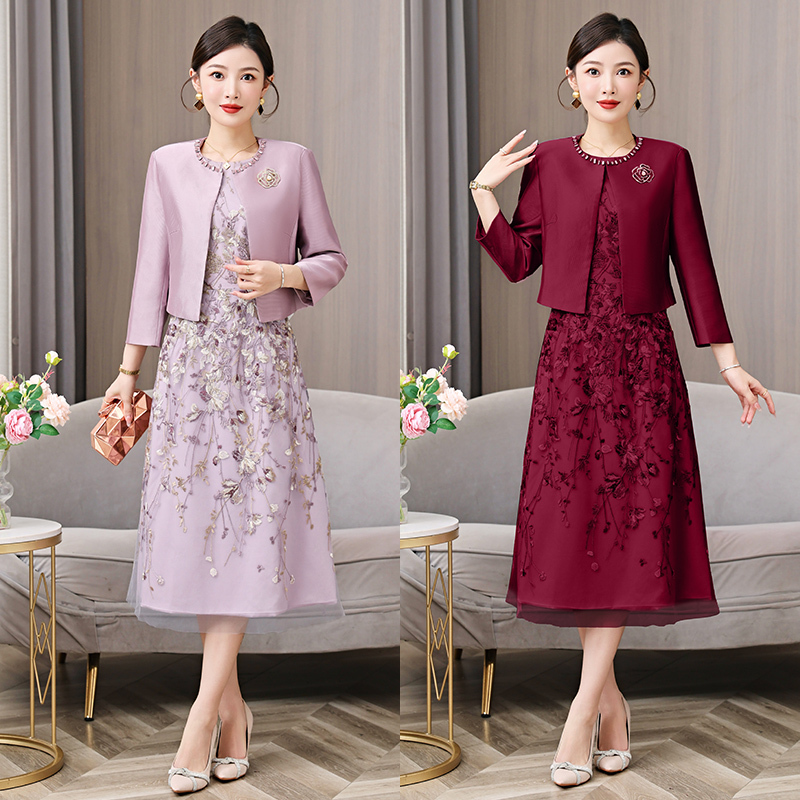 2026 Spring and Autumn New Style Young Mother's Dress Festive Red Mother-In-Law Wedding Banquet Outfit Exquisite High-End Two-Piece Set