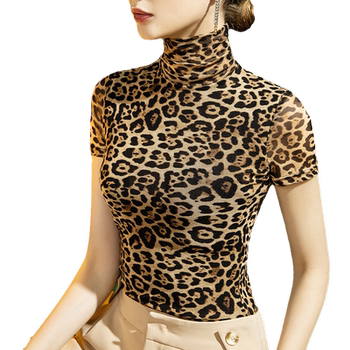 ເສື້ອຍືດຜູ້ຍິງພິມ leopard ຄົນອັບເດດ: tops ແລະ bottoming