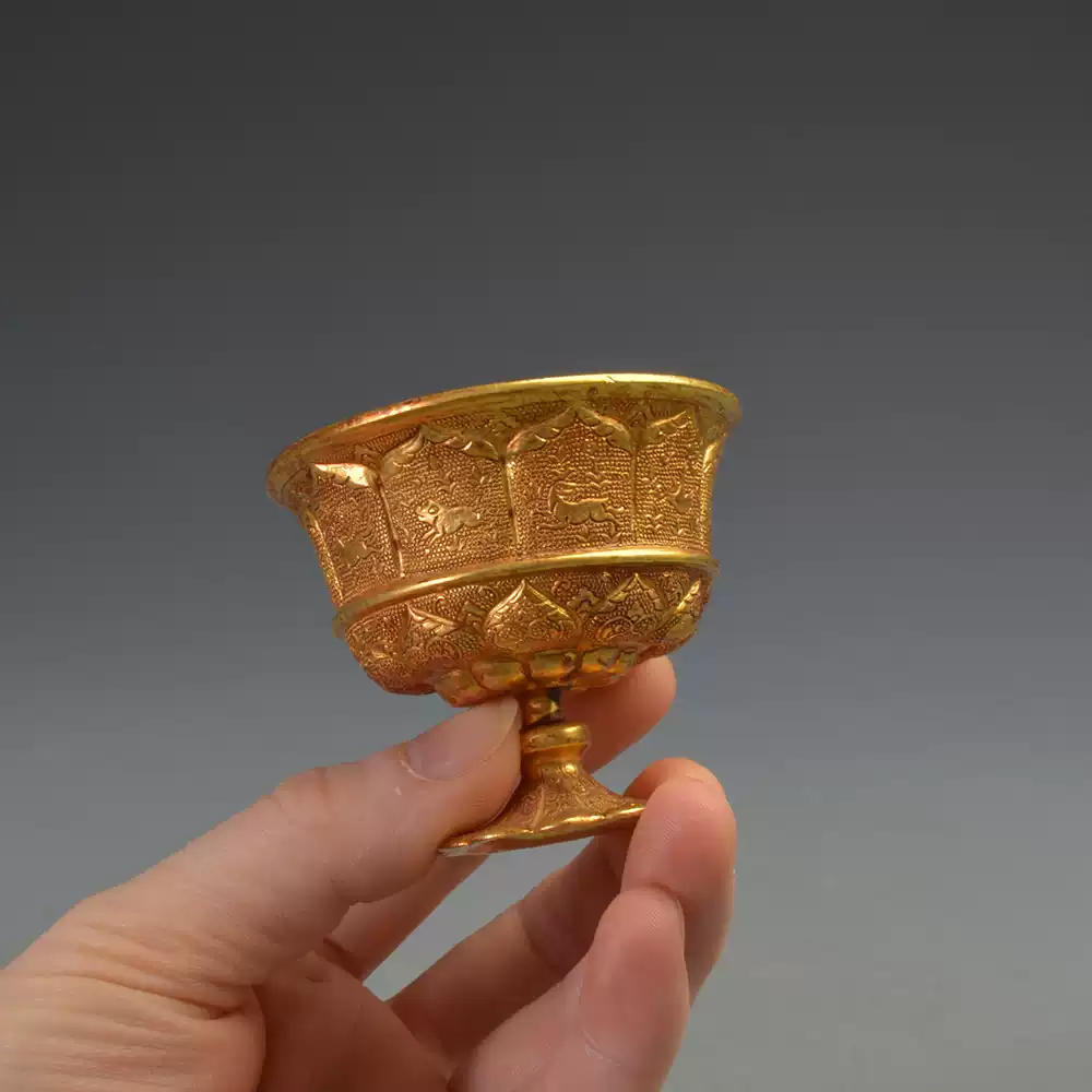 古董古玩收藏器唐代人物花纹鎏金婴戏纹三足瓶仿古金器手工艺品