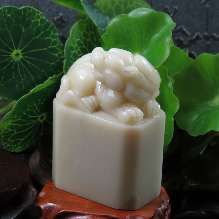 Shoushan Stone Seal Boutique G Grey hibiscus stone print gold stone seal engraving collection to play the gift of the ancient beast