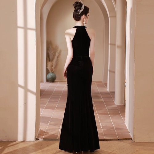 Черное элитное вечернее платье, приталенная юбка, крой «рыбий хвост», изысканный стиль