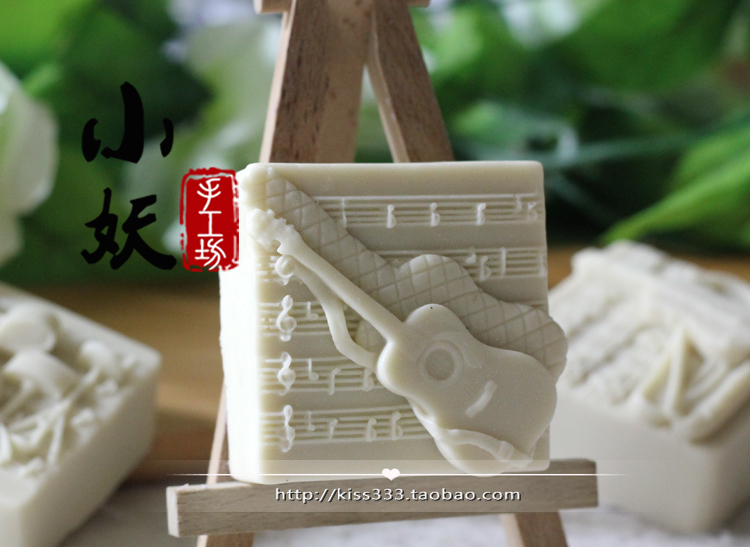 B1213diy nhạc guitar handmade xà phòng mềm silicone silicone mài khuôn sô cô la fondant pudding nhựa khuôn bánh kẹp