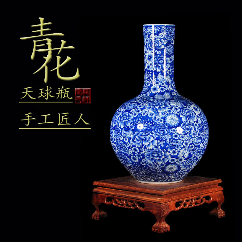 Blue and white porcelain vase ceramic decoration Jingdezhen hand-painted retro flower arrangement porcelain new home living room porch decoration