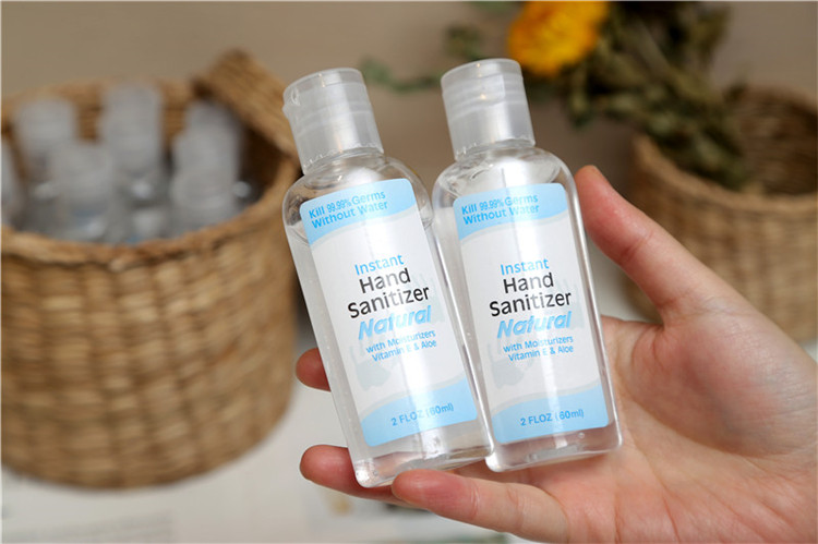 The portable soothing gel is free of washing and liquid soap