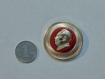 Antiques and cultural relics collection: Chairman Mao badge 3 4*3 4cm #0063