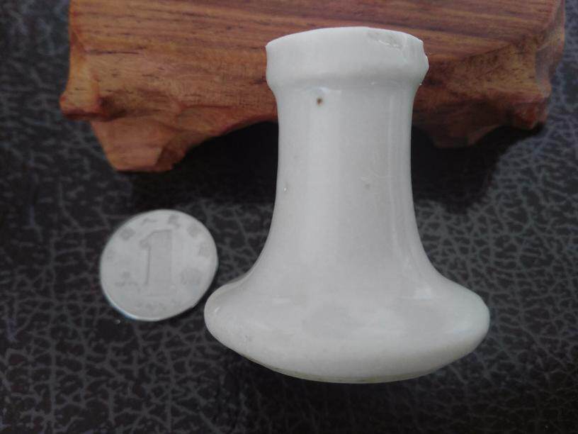 Ancient play in the collection category: Old porcelain bottom column (already polished) individual sees Ming-Taobao