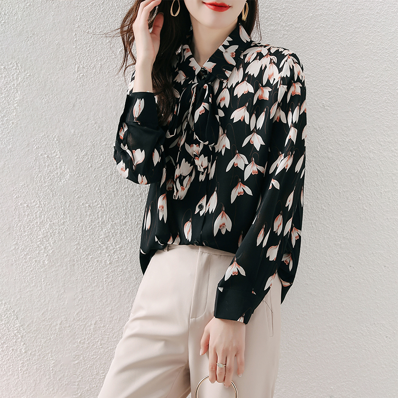 Printed shirt women's new spring 2021 Korean version of high-end long-sleeved shirt design sense niche light familiar wind top