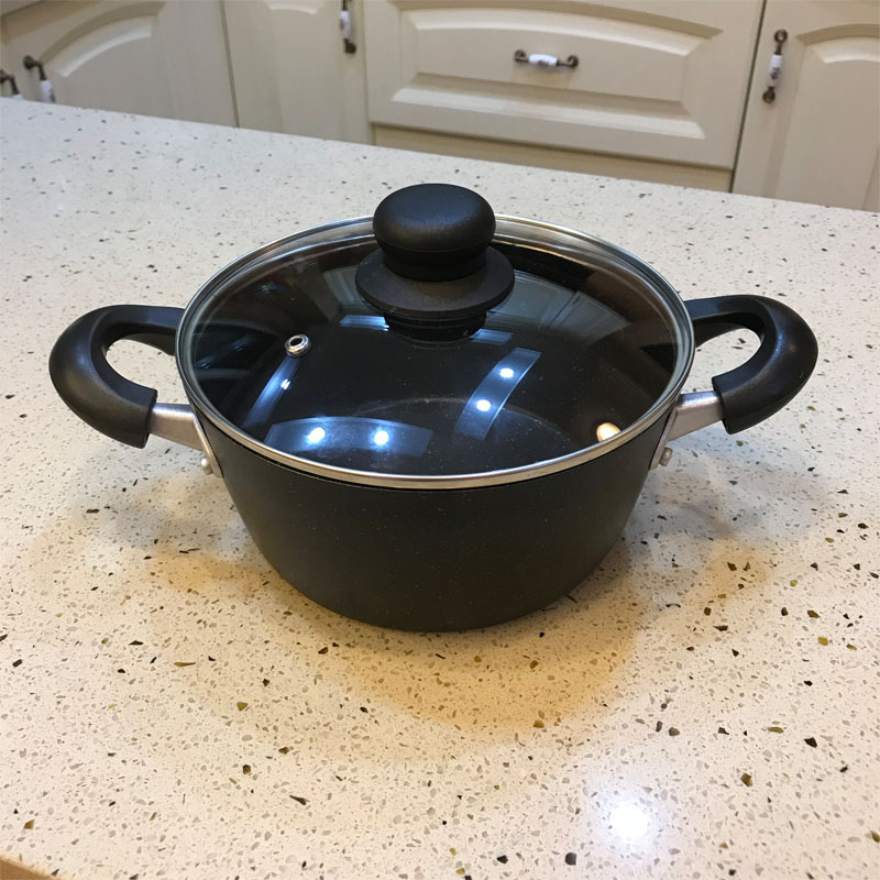 Special price handling Japanese soup pot 20cm24cm stew cooking pot thick real pot soup pot induction stove General household non-stick pan 