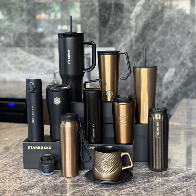 Starbucks Christmas Limited Edition 2025 Retro Gold-Plated Cool Black Stainless Steel Straw Insulated Men's Water Cup