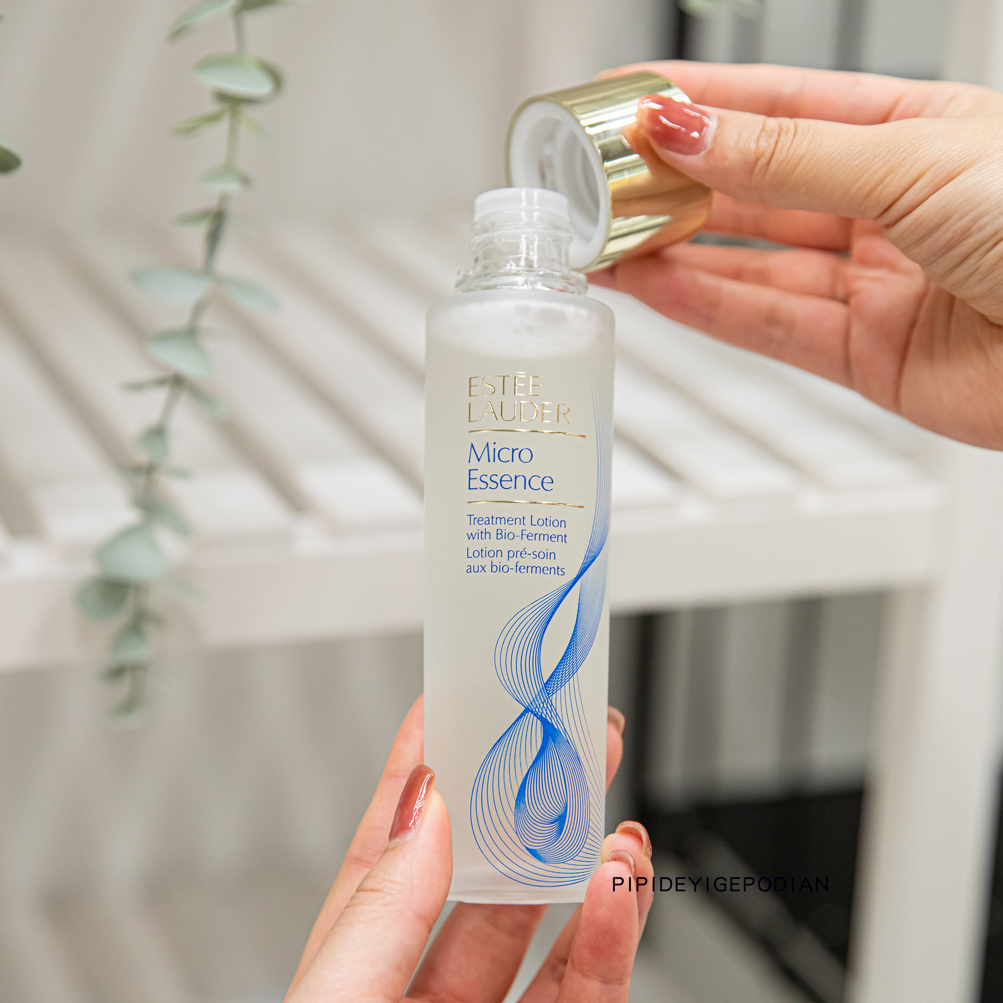 雅诗兰黛粉底液过期了还能用吗？