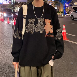 M3113-P68秋冬圆领毛衣小熊男针织衫学生宽松潮大码上衣外套控88图片