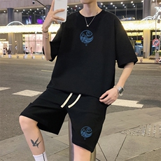 黑色