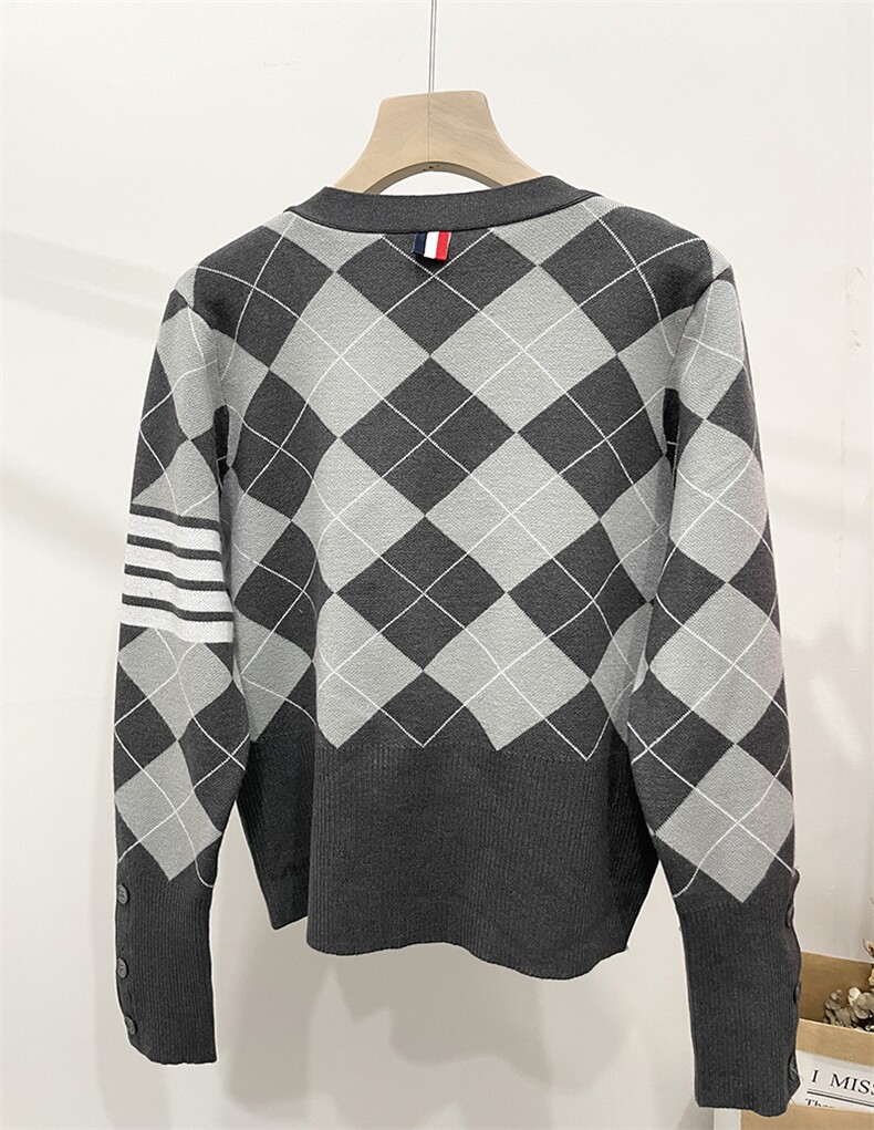 2025年秋季新款菱形格子针织开衫时尚休闲通勤百搭，女装针织衫/毛衣，江杉羊绒