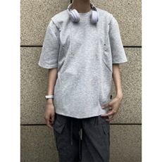 灰色