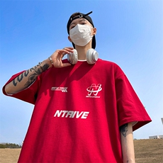 酒红色