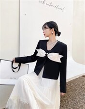 2022春款外套黑白两色，撞色设计，立体玫瑰花扣，其它，贻思茗