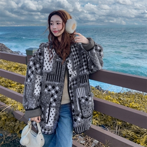 民族风皮毛一体开衫女秋冬2025新款韩系气质减龄保暖流苏外套棉衣图片
