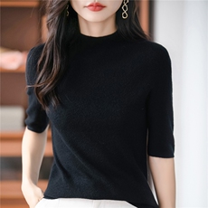 2025年春季带扣中袖半高领时尚百搭通勤简约，女装T恤，佳绒包芯纱店