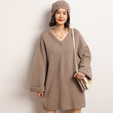 秋冬新款V领山羊绒衫女羊绒打底简约套头连衣裙，女装连衣裙，五色羊羊绒