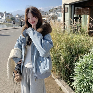 美式复古宽松加绒保暖羽绒内胆连帽牛仔外套女可拆卸毛领宽松夹克图片