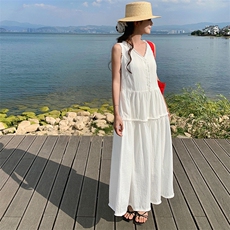 白色V领无袖背心连衣裙女2025夏季新款超好看度假风绝美初恋长裙，女装连衣裙，浙宝305