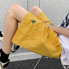 黄色