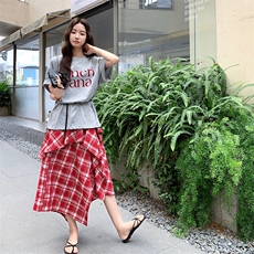 不规则灰色T恤格子半身裙套装女夏松驰感慵懒风两件套爆款小众，女装套装/套裙，1C151