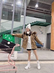 爆版中长款大毛领派克服排单款好卖图片