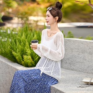 套装连衣裙女2025夏季新款镂空长袖针织衫上衣碎花半身裙时尚套装图片