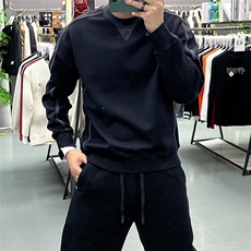 黑色