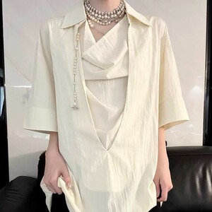 街拍辣妹露脐高腰短袖T恤女设计感不规则下摆褶皱体恤短宽松上衣图片