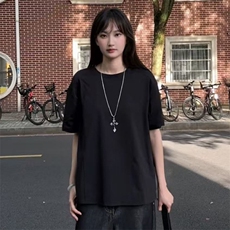 黑色
