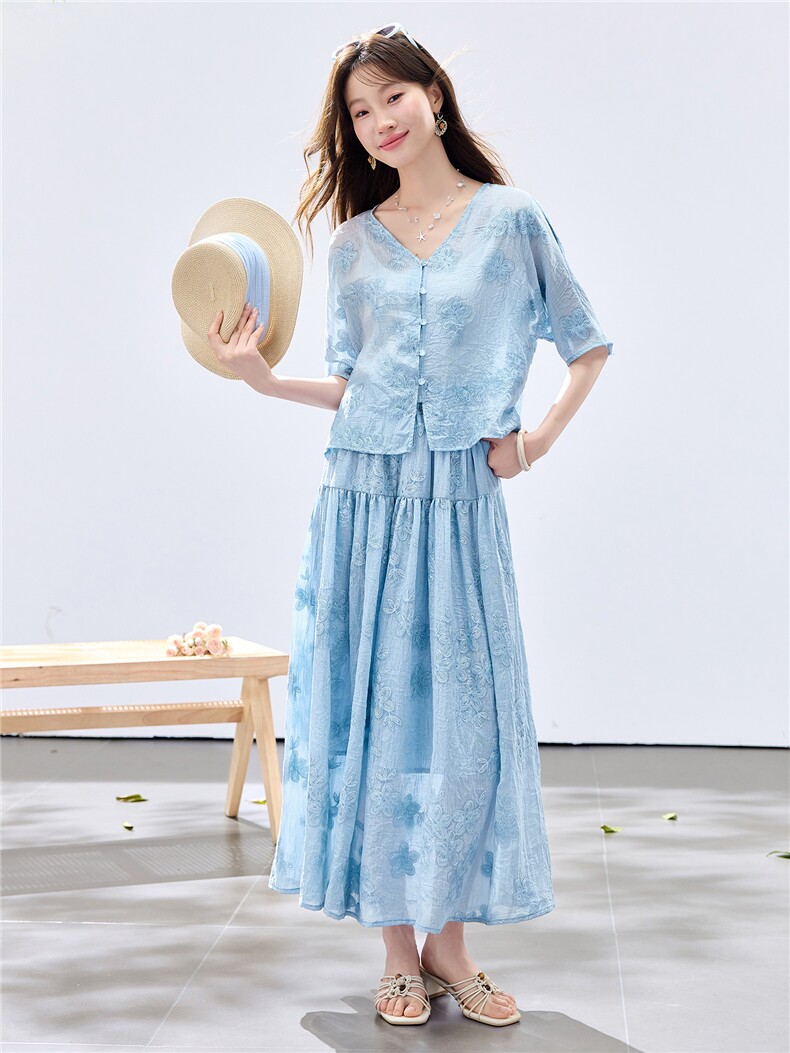 夏季新款现货！2026休闲风宽松版重工刺绣上衣+刺绣大摆半裙套装,女装套装/套裙,央宝儿