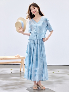 夏季新款现货！2026休闲风宽松版重工刺绣上衣+刺绣大摆半裙套装图片