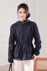 2025时尚百搭宽松型常规长袖拉链款风衣，女装短外套，翩雅女装供货