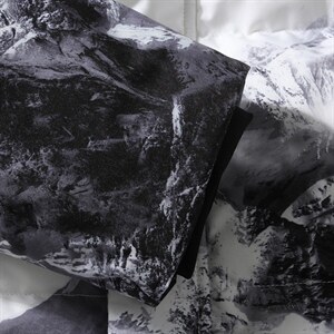 现货雪山款连帽时尚宽松轻薄白鸭绒扎染外套羽绒服R8833P100图片