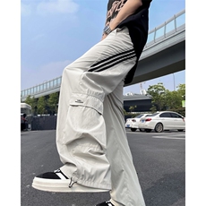 灰色