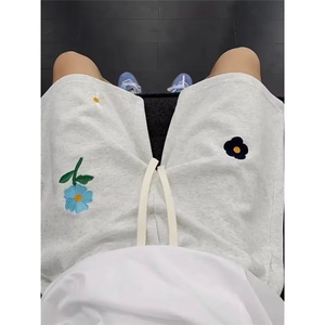 灰色美式复古小花刺绣短裤男款夏季潮牌宽松慵懒风裤子情侣五分裤图片