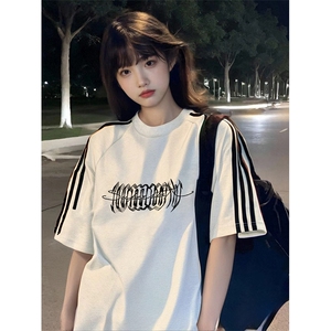 抖音得物高品质二开240克宽松纯棉美式潮牌三条杠织带短袖T恤图片
