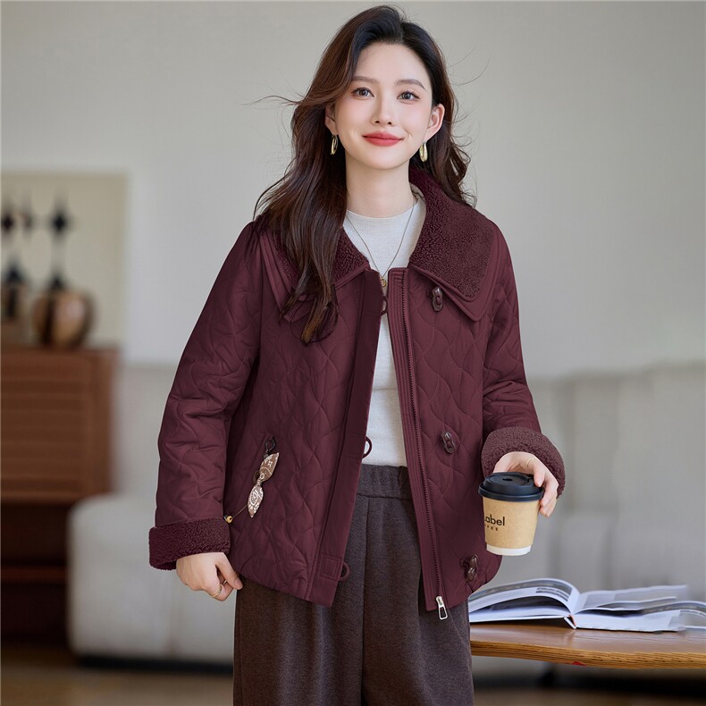 现货!2025年冬季时尚休闲牛角扣毛毛领夹棉加厚女外套,女装棉衣/棉服,依恋蒂丝