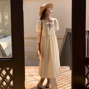 茶歇法式白色方领连衣裙女夏2025新款初恋清纯奶甜泡泡袖雪纺长裙图片