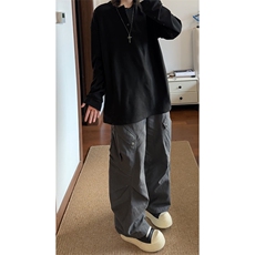 黑色