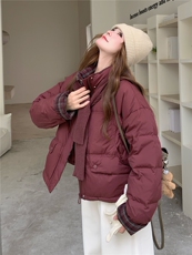 现货新款韩版宽松立领撞色格子袖口羽绒服短款外套面包服，女装羽绒服，韩然一族