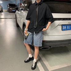 黑色