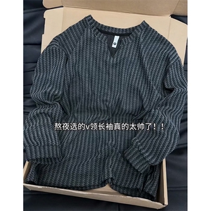 美式高街千鸟格子长袖T恤男女亨利V领英伦雅痞休闲宽松长袖打底衫图片
