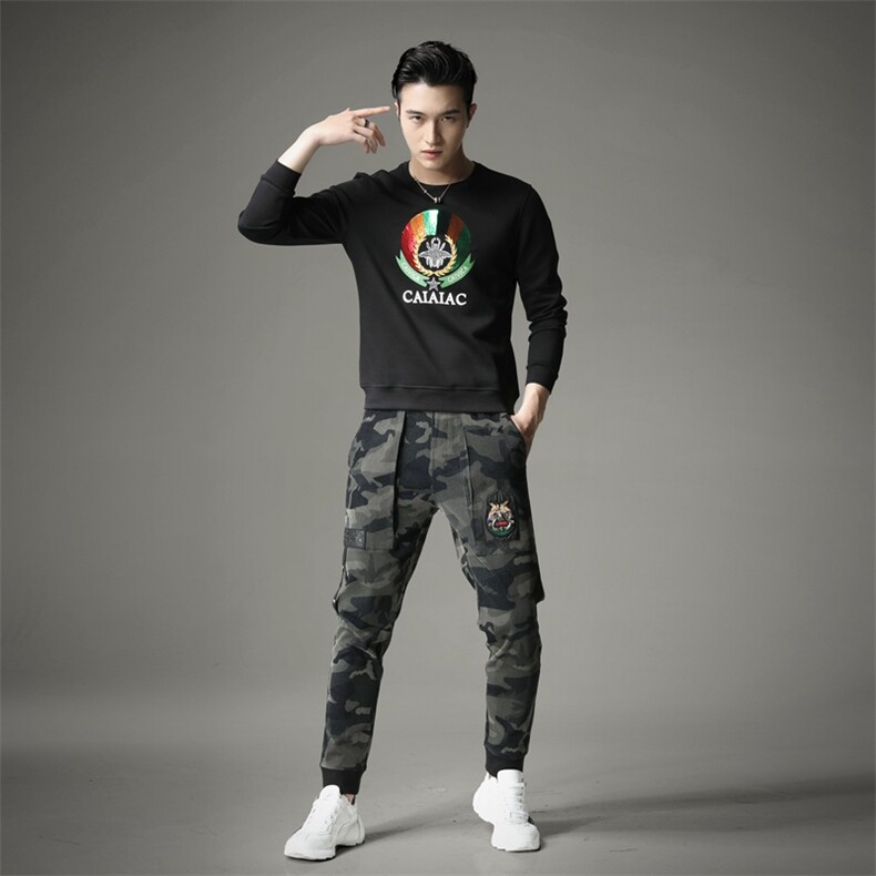 男圆领卫衣刺绣工艺个性潮时尚秋冬男标准码货号6011-1,男装卫衣,钱塘6007(原2006)