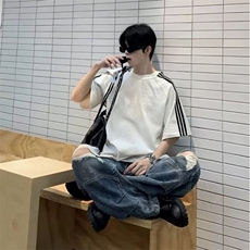抖音得物品质二开240克宽松纯棉美式潮牌印花三条杠中性风短袖T恤，男装T恤，电商A486