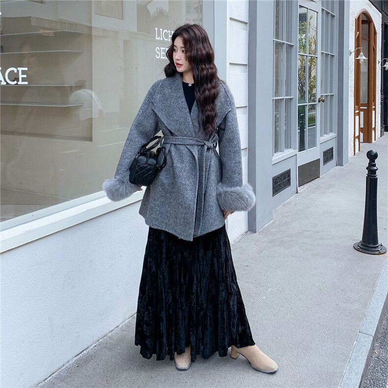 现货主推新款加厚双面羊毛呢配大狐狸毛袖可脱卸新年款p295-k458，女装双面呢大衣，丝露怡语
